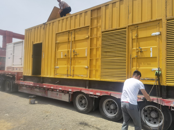 玛多除了负载情况和发动机维护，还有哪些因素会影响 200kw 柴油发电机的油耗？