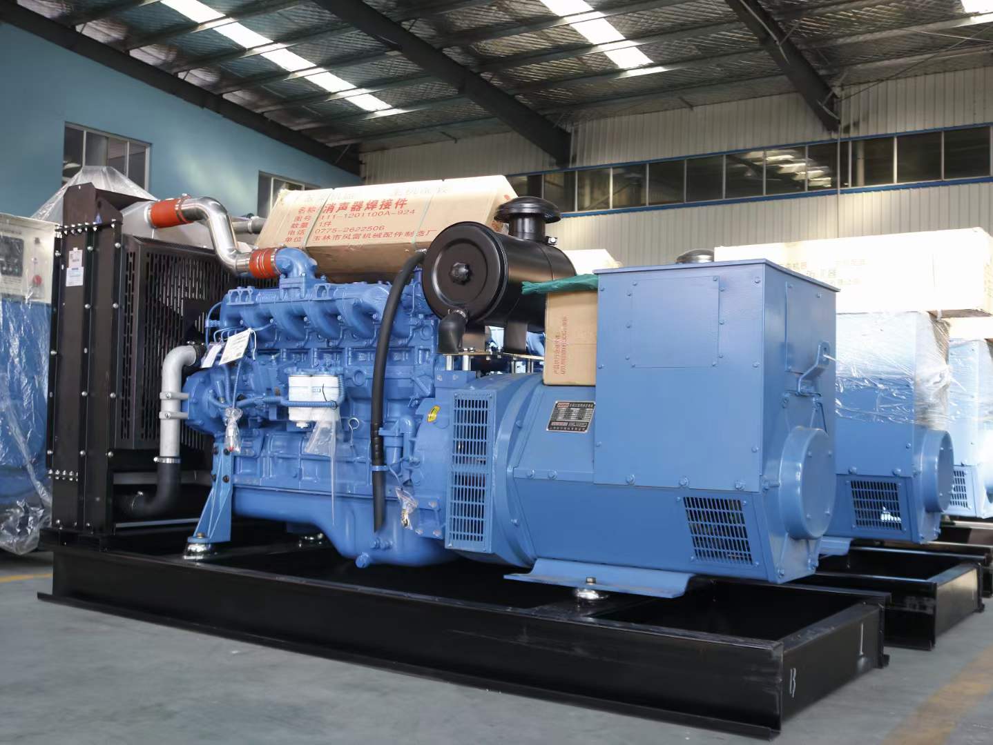 玛多柴油发电机组空气滤清器多久需要更换一次？