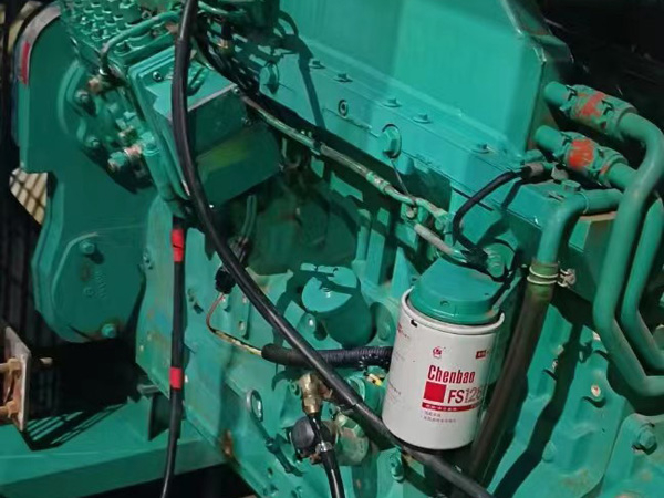 玛多如何确定新的发电机组控制系统是否与原系统兼容？