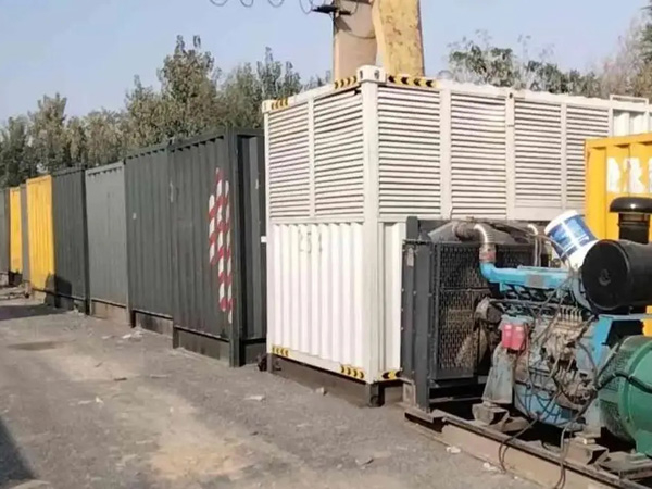 玛多200KW柴油发电机机组每小时油耗是多少？